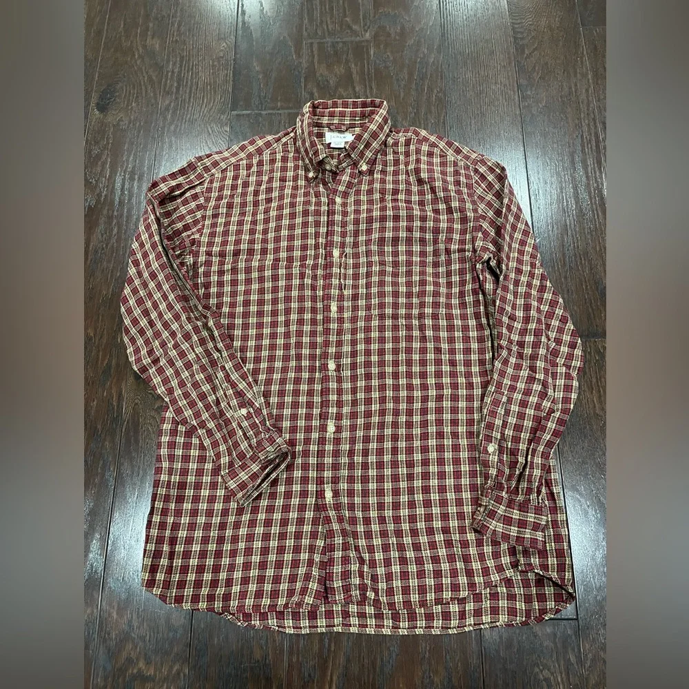 J CREW Men Red Flannel Button Up Shirt Size Small  Classic Long Sleeve Plaid